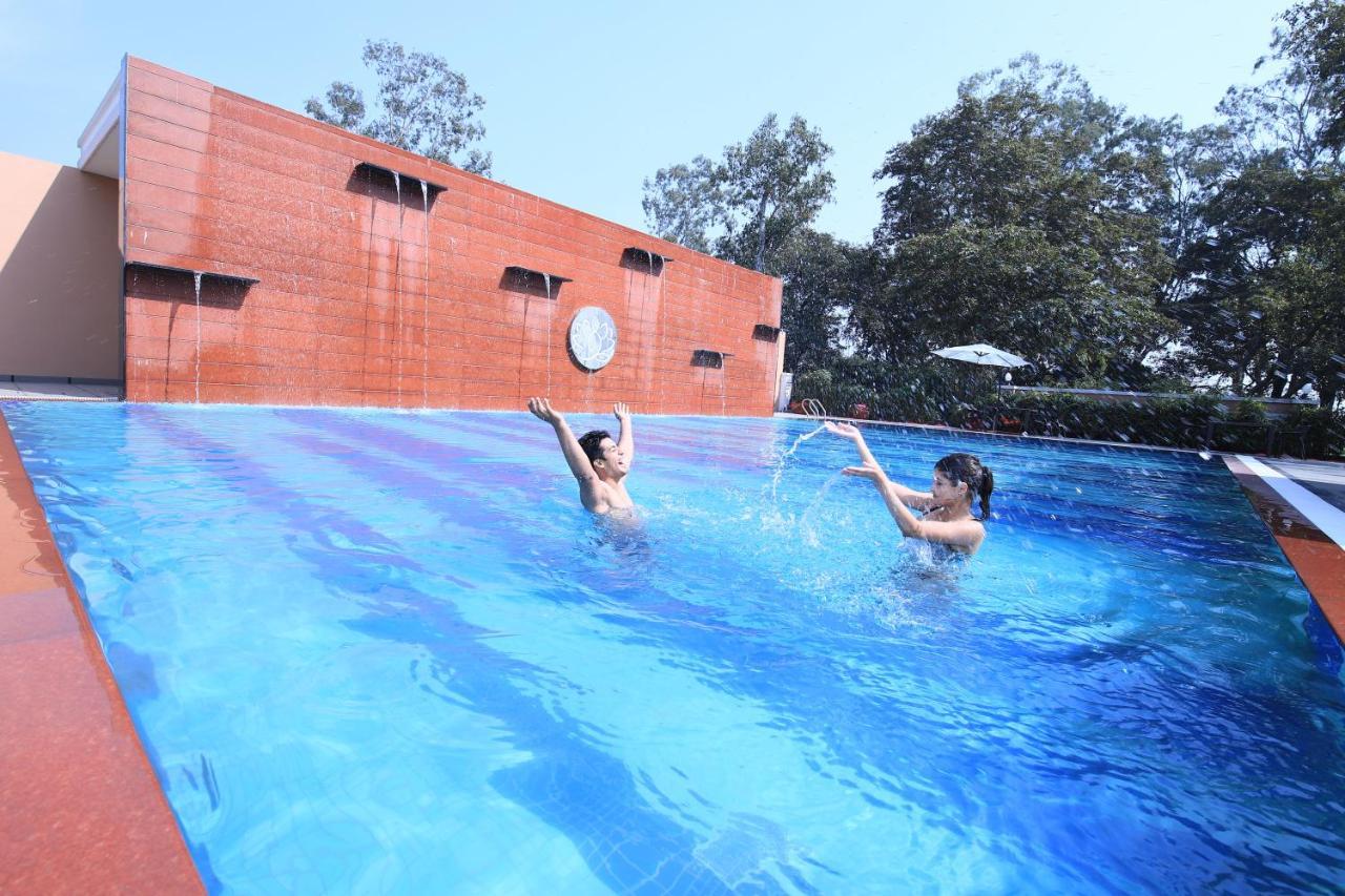 ホテル Aveo By Amatra, Gateway To Corbett Kashipur エクステリア 写真