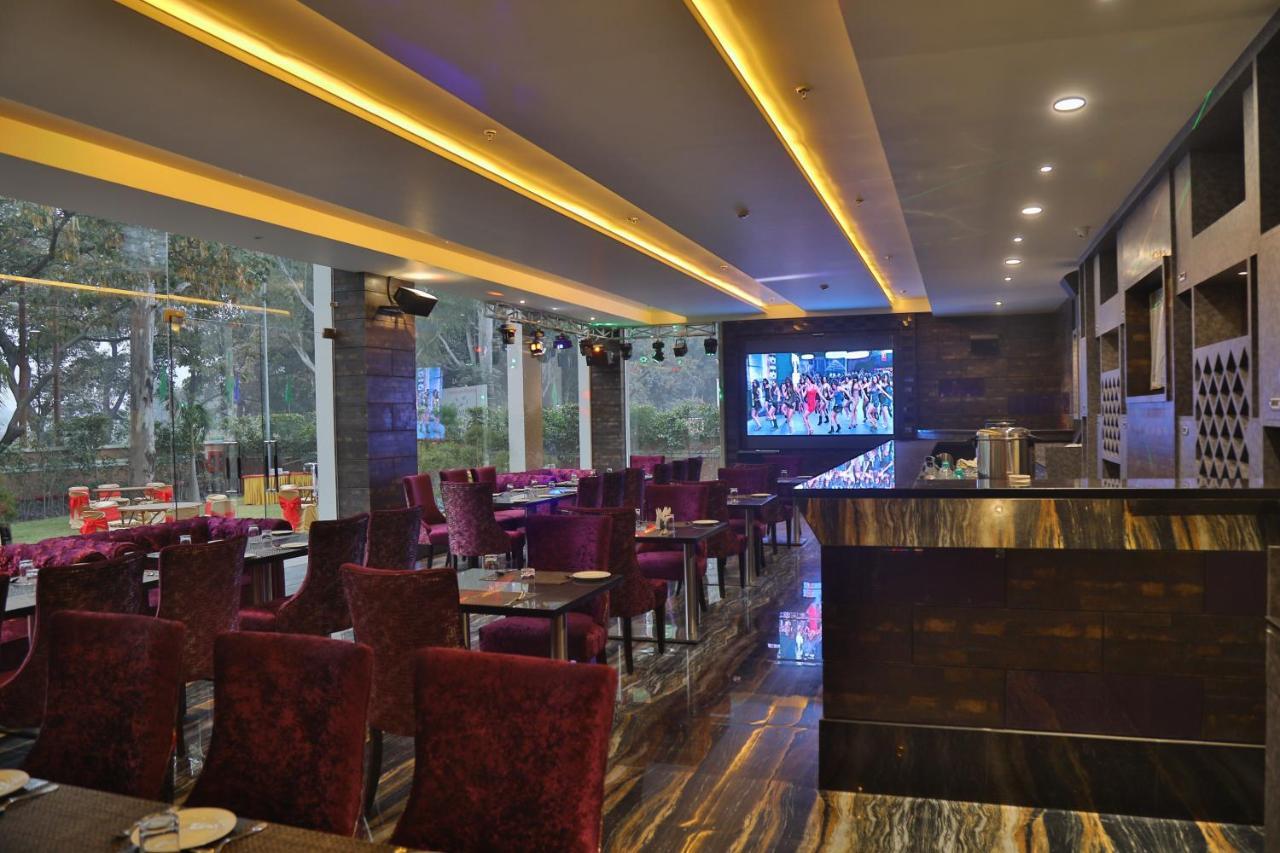 ホテル Aveo By Amatra, Gateway To Corbett Kashipur エクステリア 写真